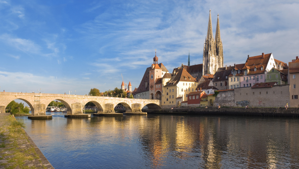 Cycling through History: Discover Europe Through Its Most Iconic Cycling Routes   